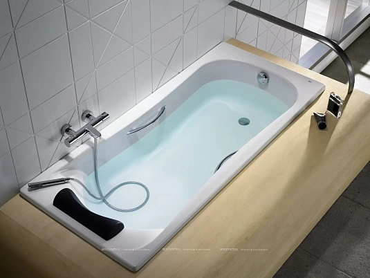 Фото: Акриловая ванна Roca BeCool 180x90 ZRU9307685 с отверстиями для ручек Roca в каталоге